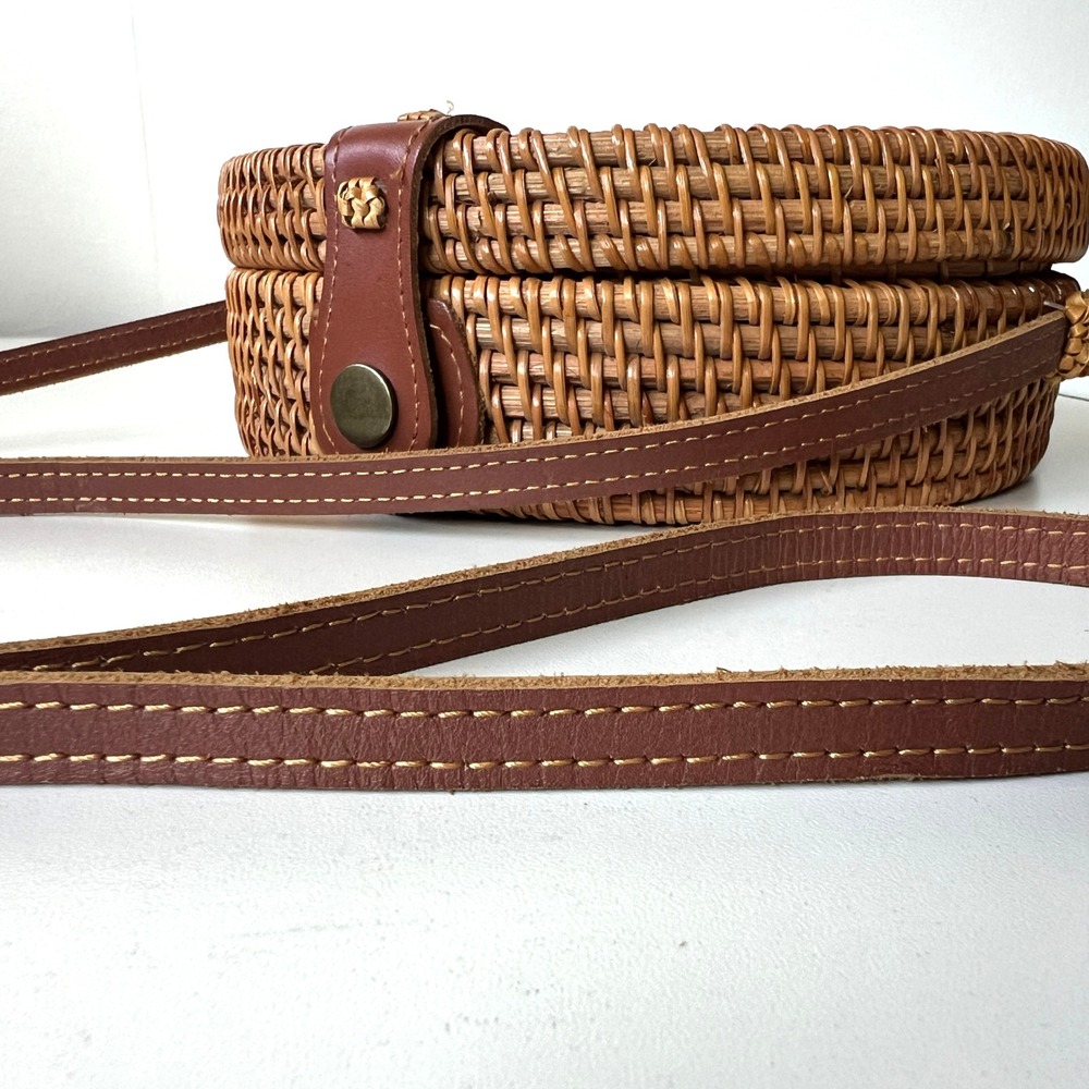 Round Rattan Crossbody Bag Capiz Shell Mosaic Boho Coastal Woven Purse - Picture 10 of 14